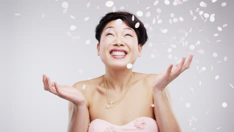 Glückliche-Asiatische-Frau-Lächelt-Konfetti-Dusche-Zeitlupen-Hochzeitsfotoautomaten-Serie