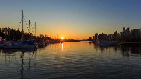 Sunrise-over-Vancouver-Coal-Harbour---timelapse,-Long-shot