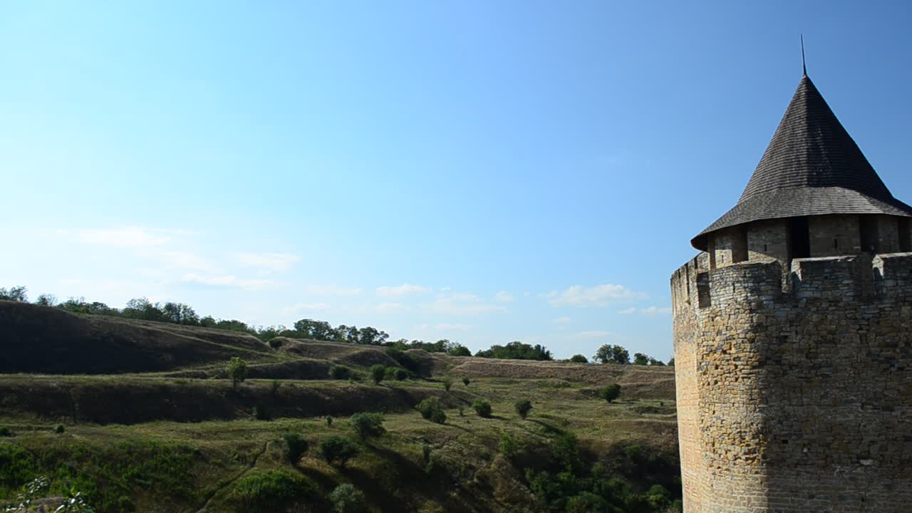 Fortezza ucraina, antica. Fortezza medievale nella città di Khotyn, Ucraina occidentale.