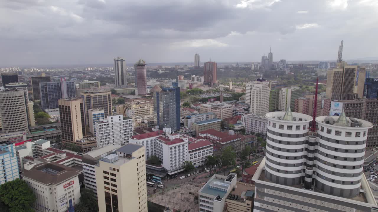 imágenes aéreas de drones de la ciudad de nairobi rascacielos