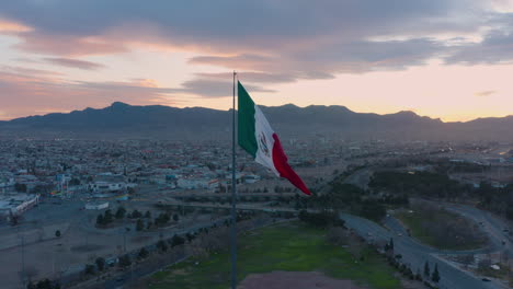 Mexikanische-Flagge-In-Den-USA