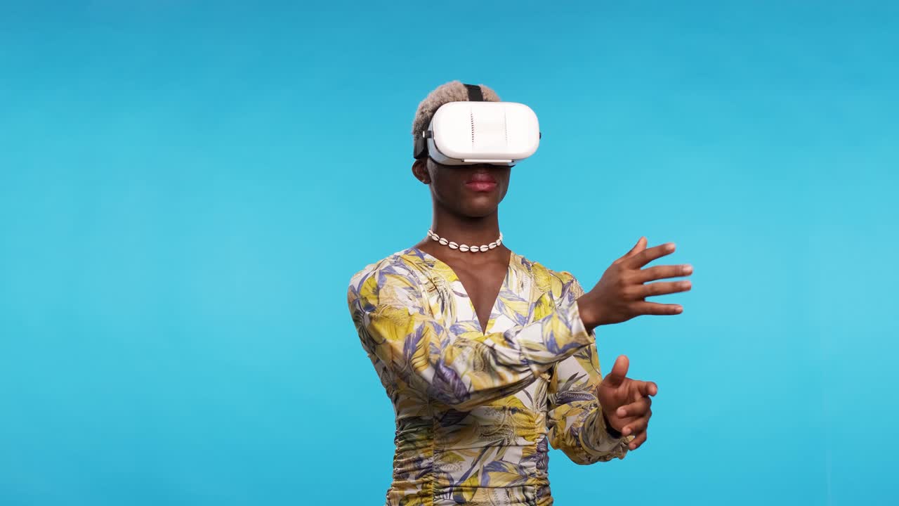 Persona gay nera con realtà virtuale