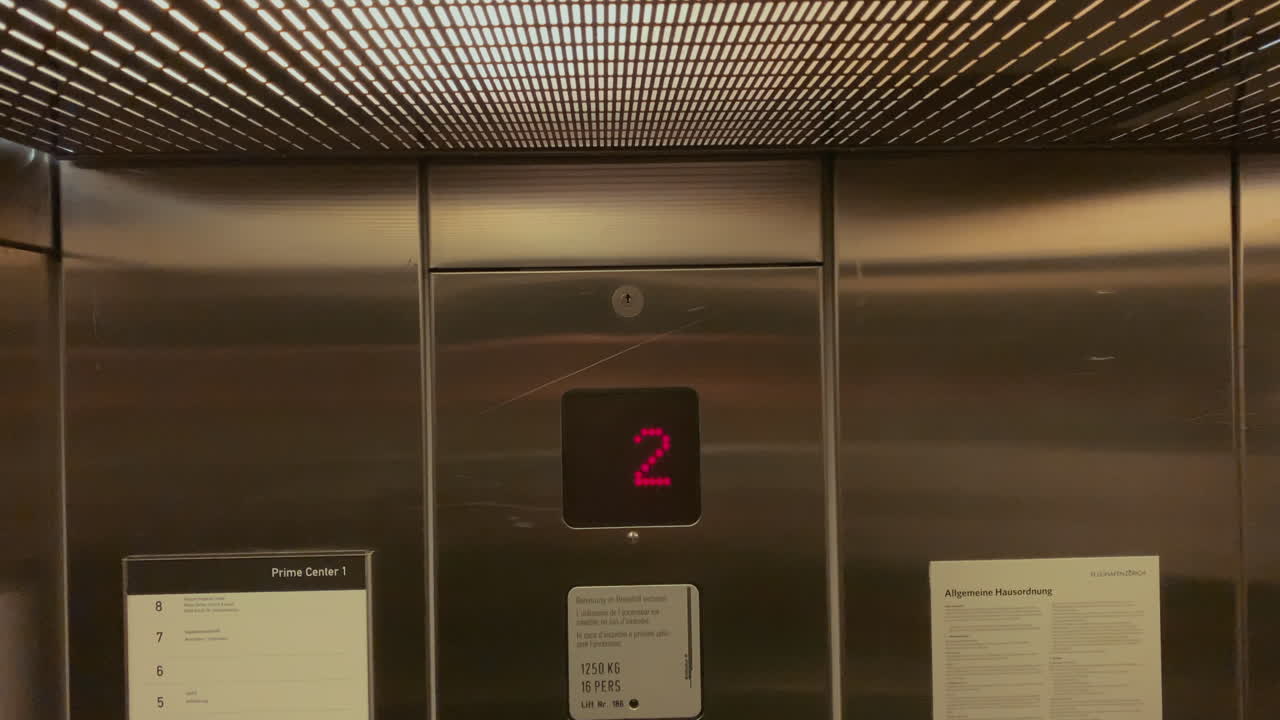 Moving Elevator with chaning LED Matrix
