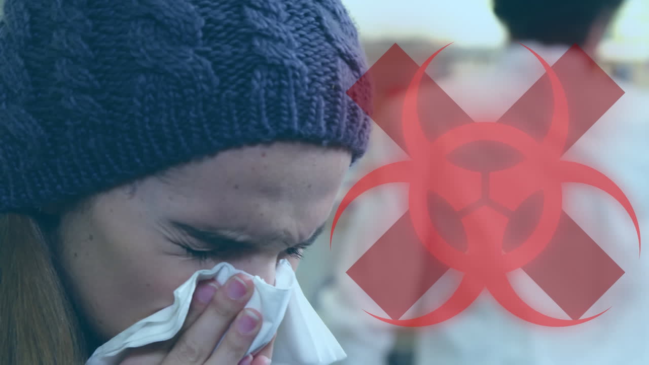 건강 위험 표지판과 십자가가 배경으로 코를  ⁇ 는 여성. 코로나19 확산