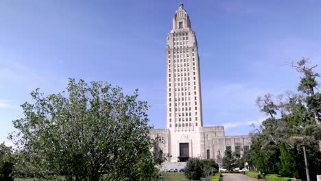 Louisiana-state-capitol-building-in-Baton-Rouge,-Louisiana-with-gimbal-video-stable-wide-shot