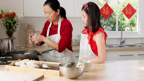 madre, aprendizaje y cocina familiar en el hogar asiático