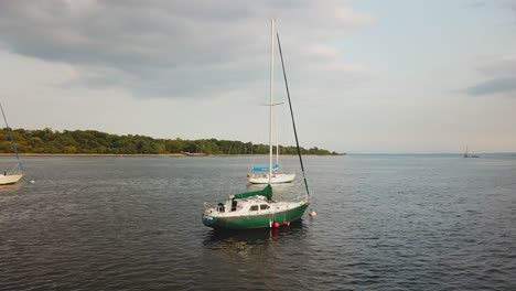 3Boats-Rotating-Shot-Perth-Amboy-NJ-Waterway,-Boats-and-Places