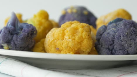 coliflor amarillo y púrpura congelado