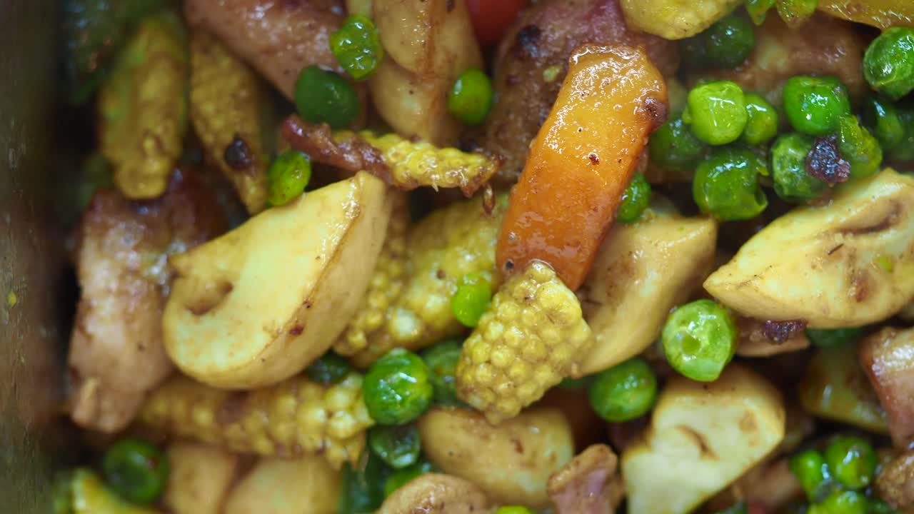 carne de cerdo frita con verduras