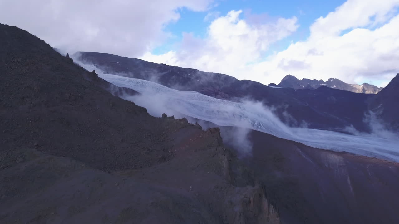 paisaje de glaciares montañosos