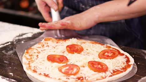 haciendo pizza en el mercado de ao nang