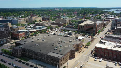 Aerial-view-over-the-cityscape-of-Greenbay,-sunny,-summer-day-in-Wisconsin,-USA