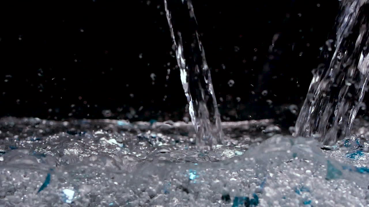 블루 글리터와 크리스탈과 함께 검은 바탕에  ⁇ 아지는 반 ⁇ 이는 반 ⁇ 이는 물