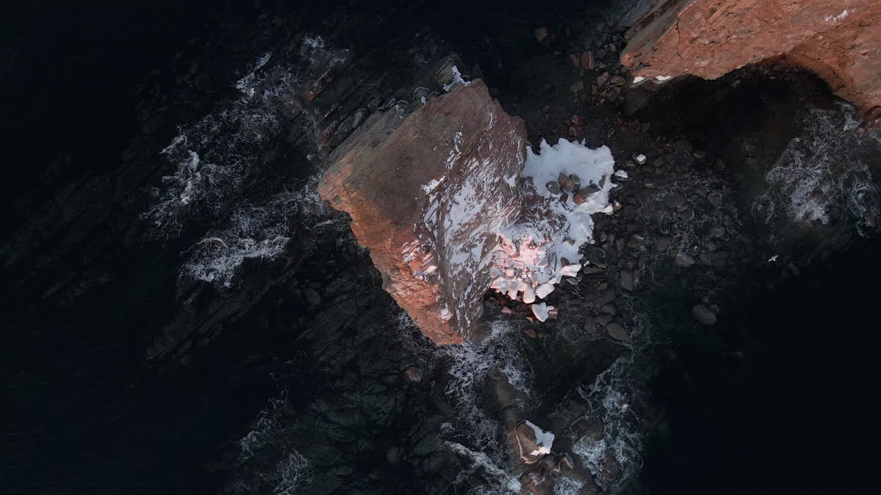 캐나다 퀘벡의 유명한 perce rock의 영화적 드론 샷