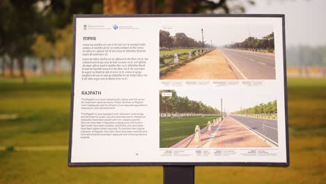 Panel-De-Información-De-Rajpath-Colocado-Cerca-De-La-Puerta-De-La-India