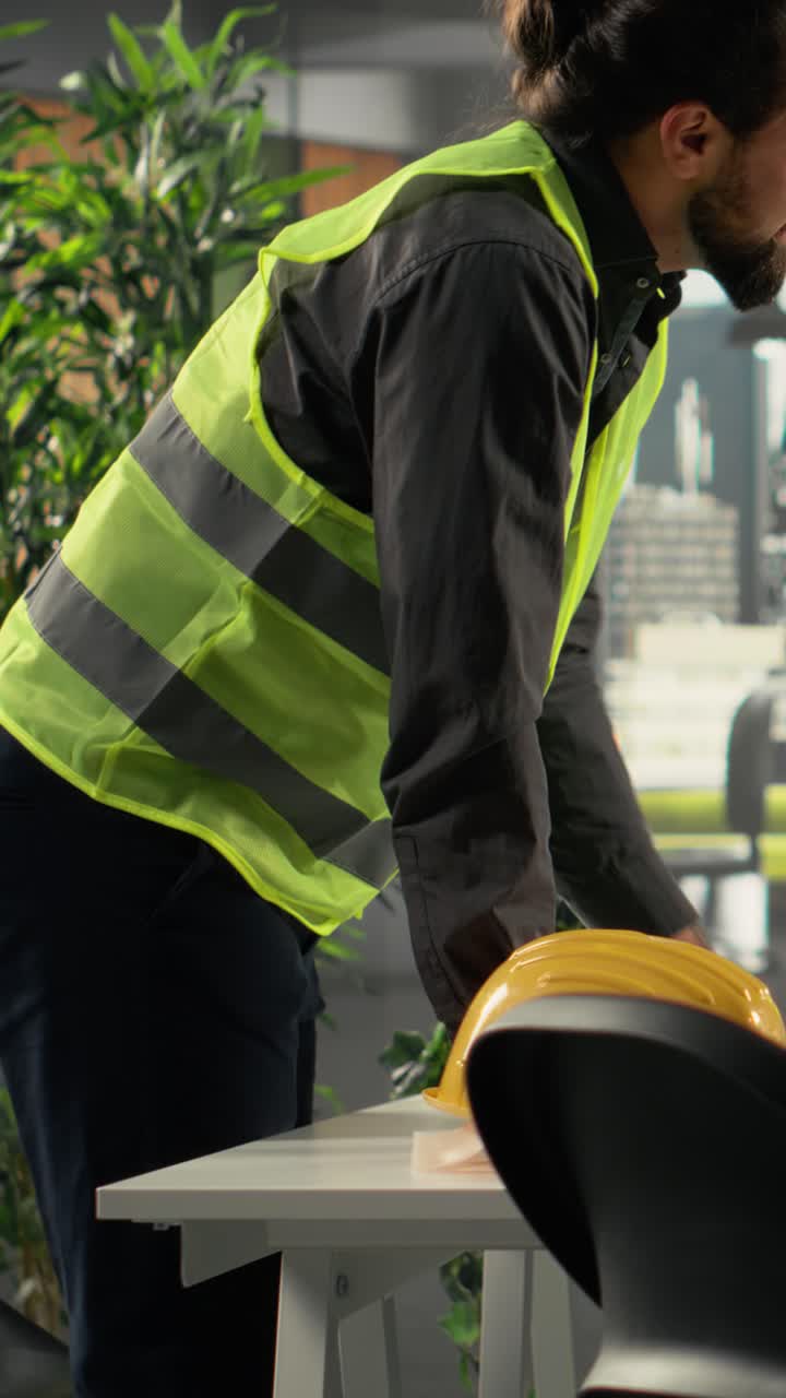 Vertical Video Diverse business staff gathered for briefing in multinational company