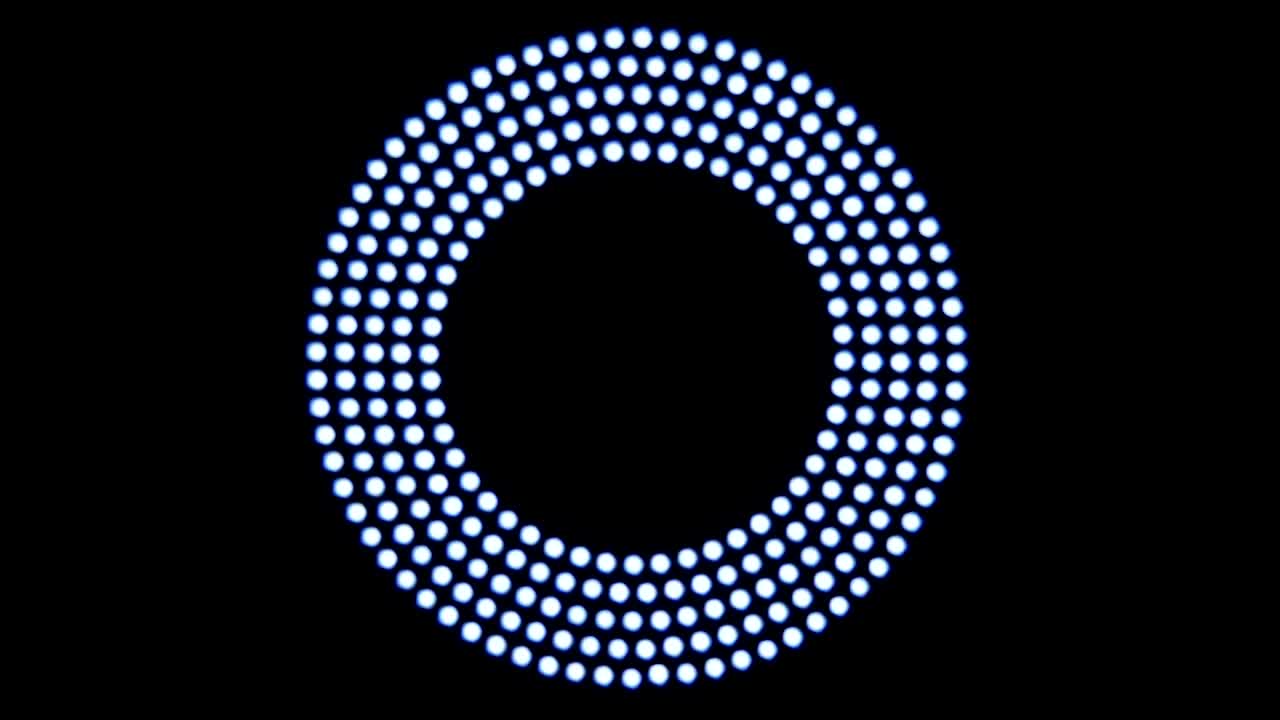 el anillo de led en la lámpara se enciende en diferentes modos sobre un fondo negro