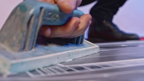 instalación y suavización de azulejos