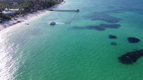 Erstaunliches-Drohnenbild-Aus-Der-Luft-Des-Meeresstrandes