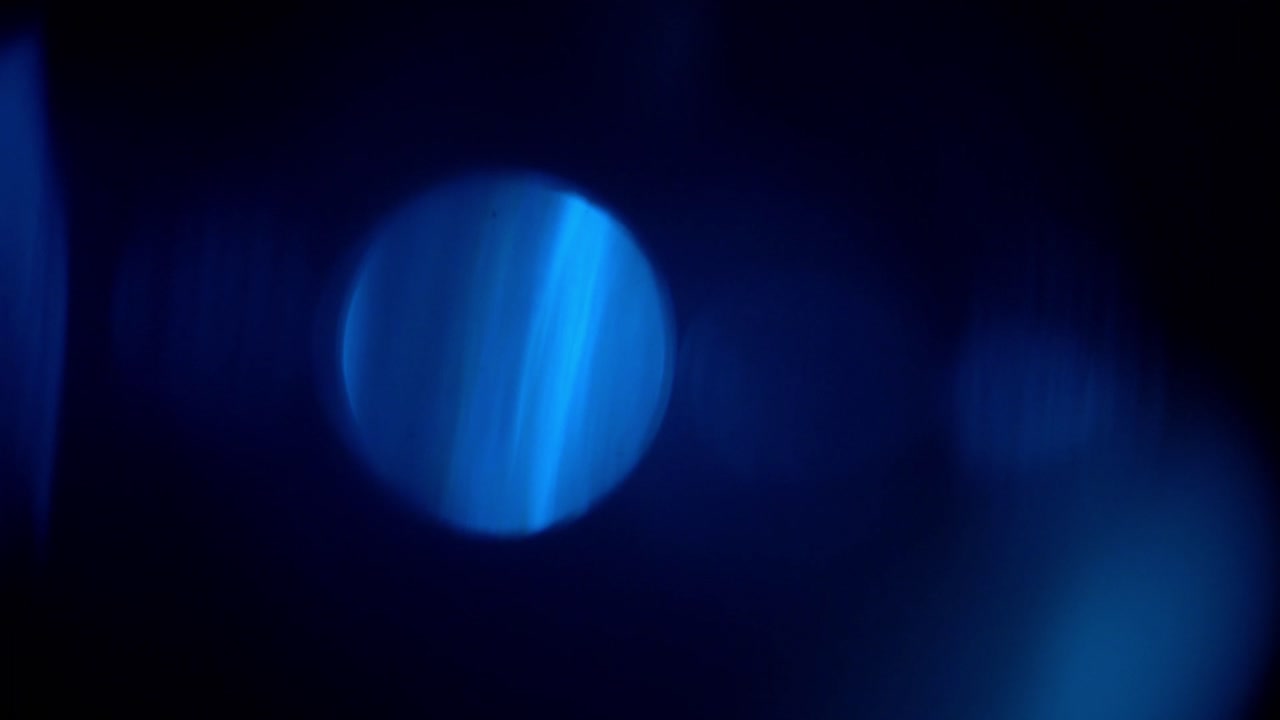 Perdite di luce blu dinamiche ed effetto bokeh ottico