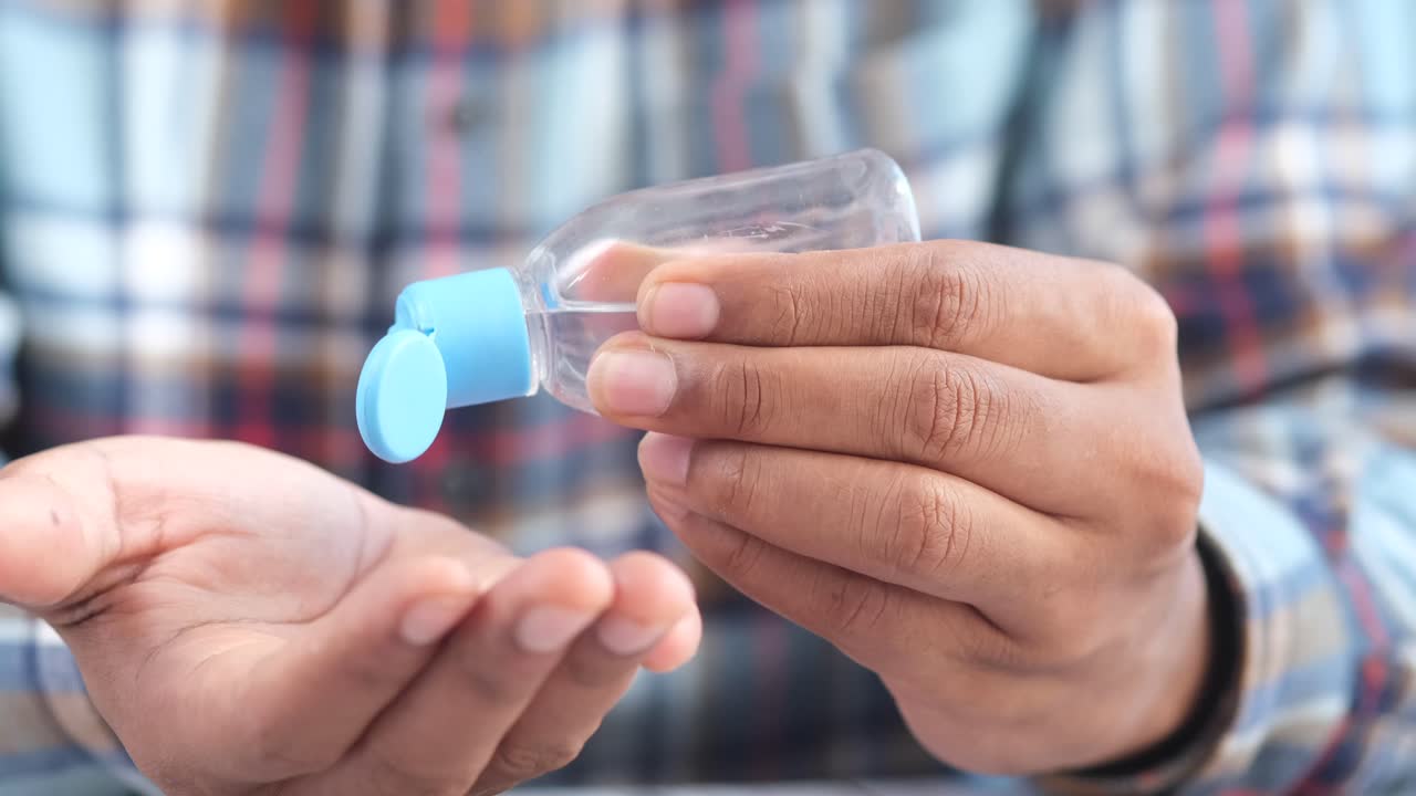 手洗い剤を塗る