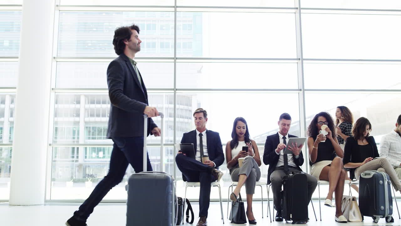 성공은 끊임없는 움직임을 요구합니다.