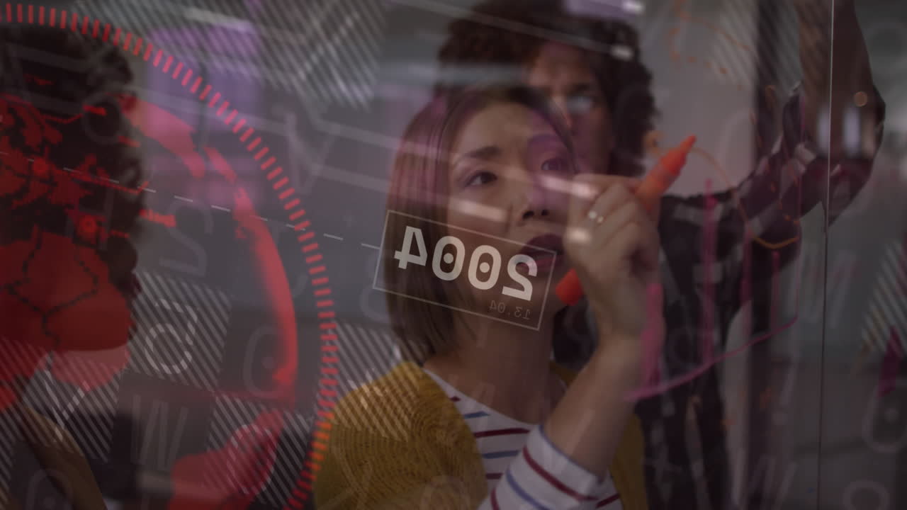 animación del procesamiento de datos financieros y el mundo sobre diversas personas de negocios