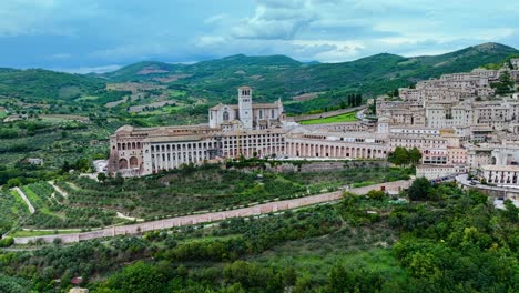 Basilica-of-Saint-Francis-of-Assisi-In-The-Town-Of-Assisi-In-Perugia,-Italy