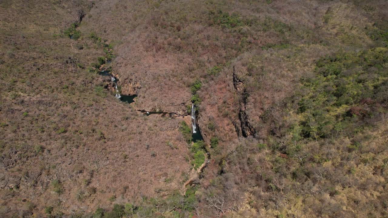 aerial view of the waterfall Encontro in the Complexo Macaquinhos, Goi&aacute;s, Chapada dos veadeiros, brazil