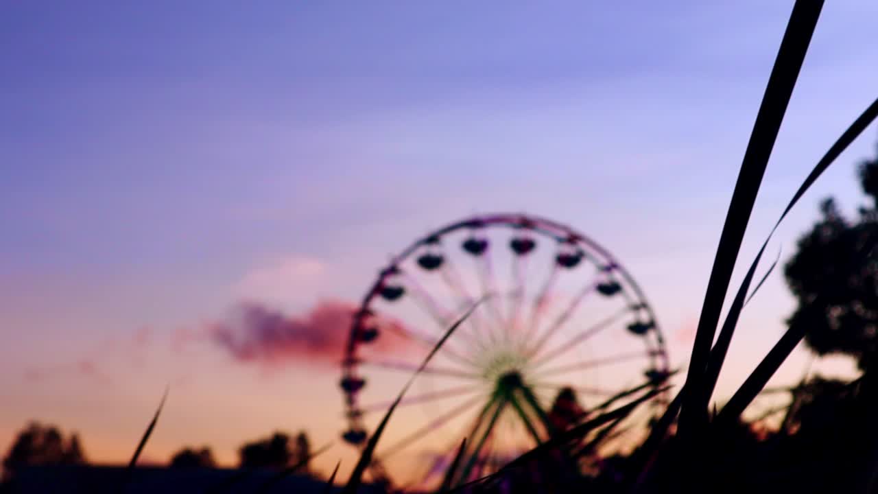 Ferris wheel with gorgeous sunset