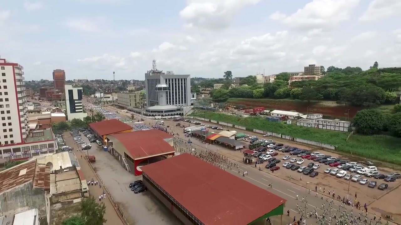 Vista aerea sul Boulevard du 20 mai nella città di Yaoundé, Camerun