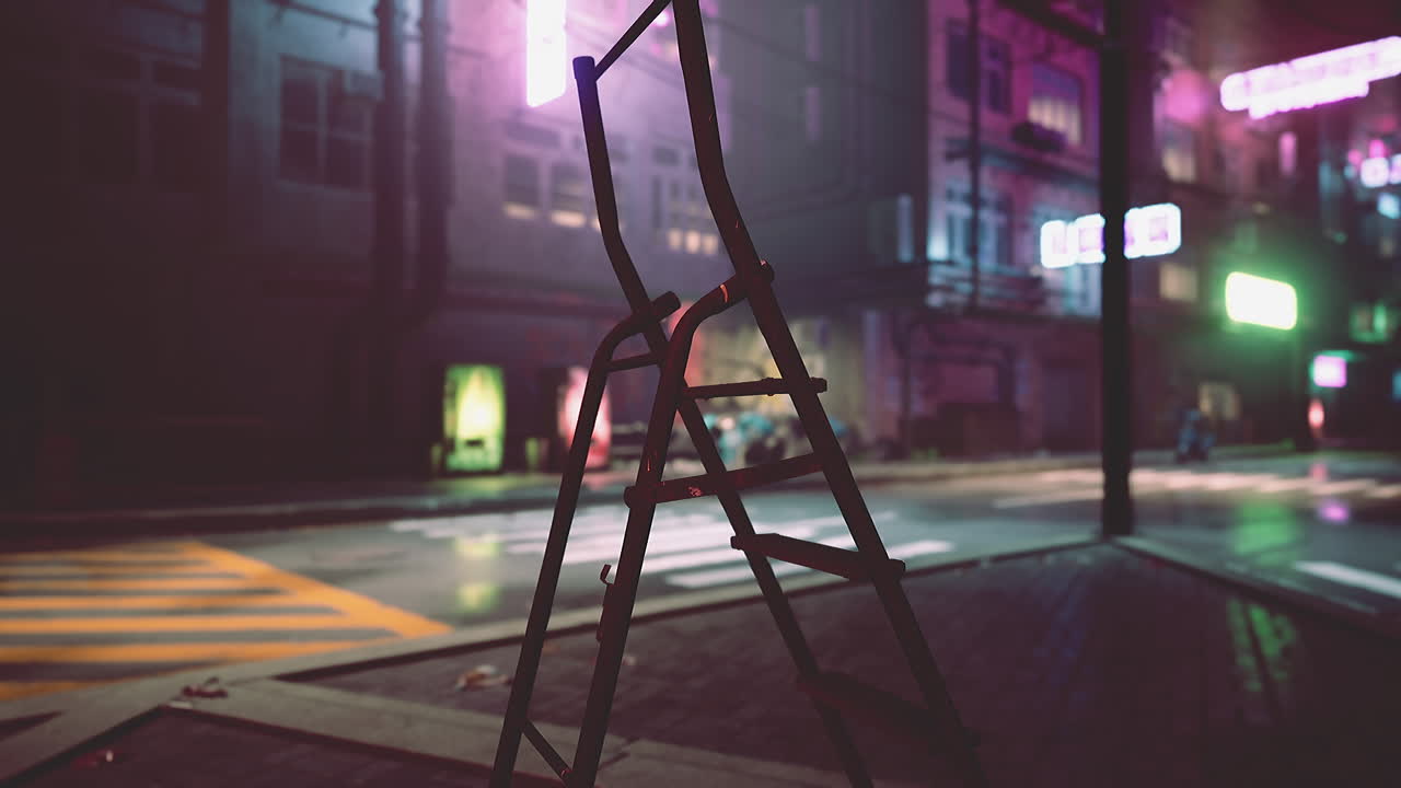 밤 에 안개 가 가득 한 도시 거리 에 있는 사다리