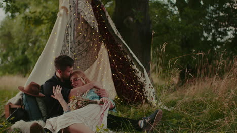 Modern-Rustic-Couple-Laughing-And-Smiling-While-Embracing-Outdoors-1