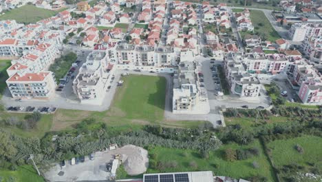 casas y calles europeas desde el cielo hasta la casa del granjero.