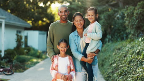 cara, familia y juntos en un parque
