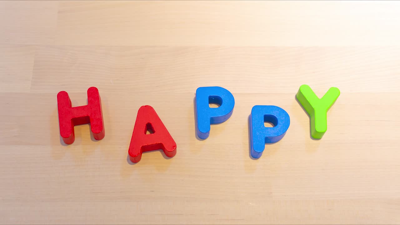 행복한 텍스트 스 모션 애니메이션, 축하 개념을위한 점프 단어