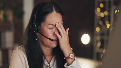 Stress,-Burnout-Oder-Asiatische-Frau-Im-Callcenter