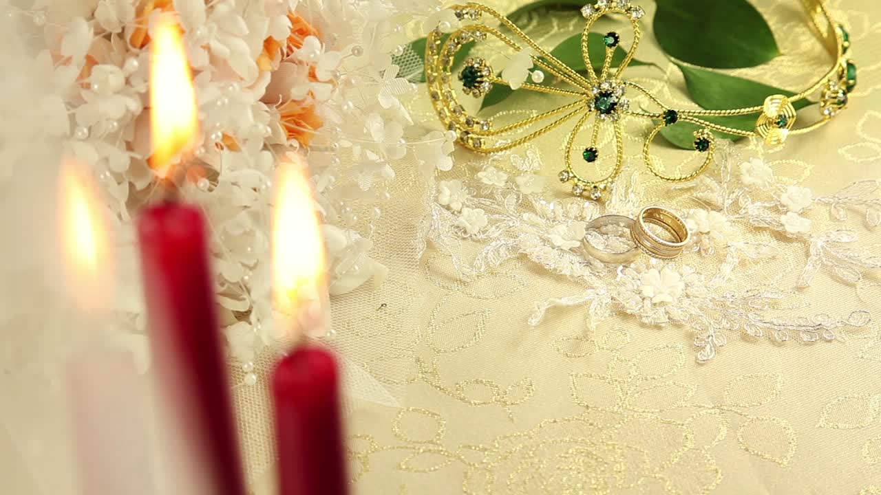 ⁇ 불 과 꽃 이 있는 결혼 반지 1