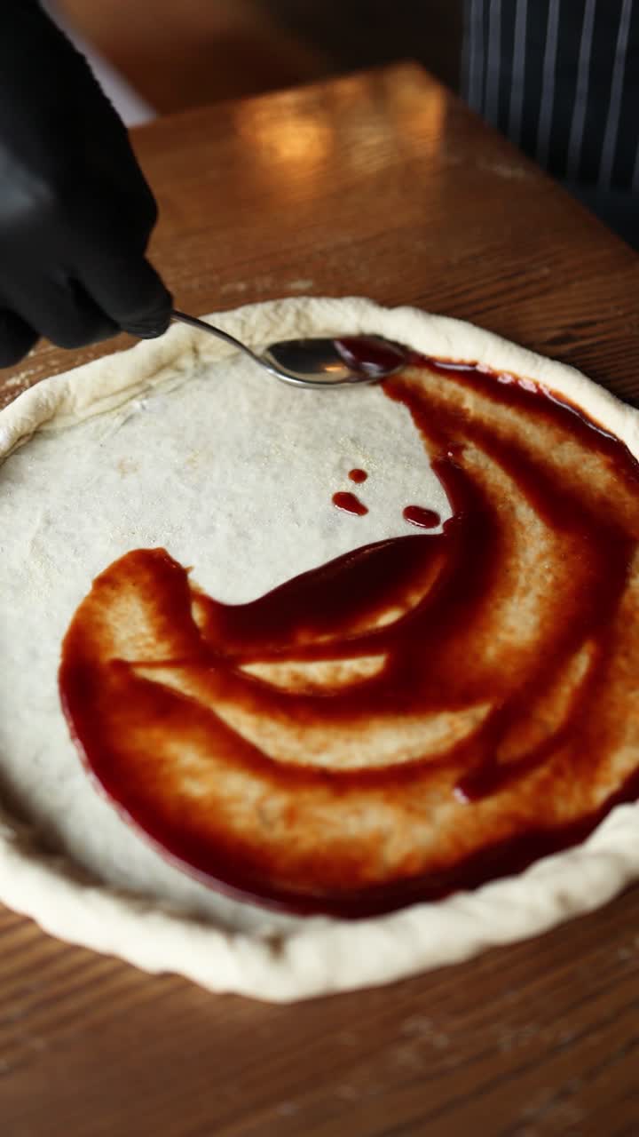 Preparazione della pizza