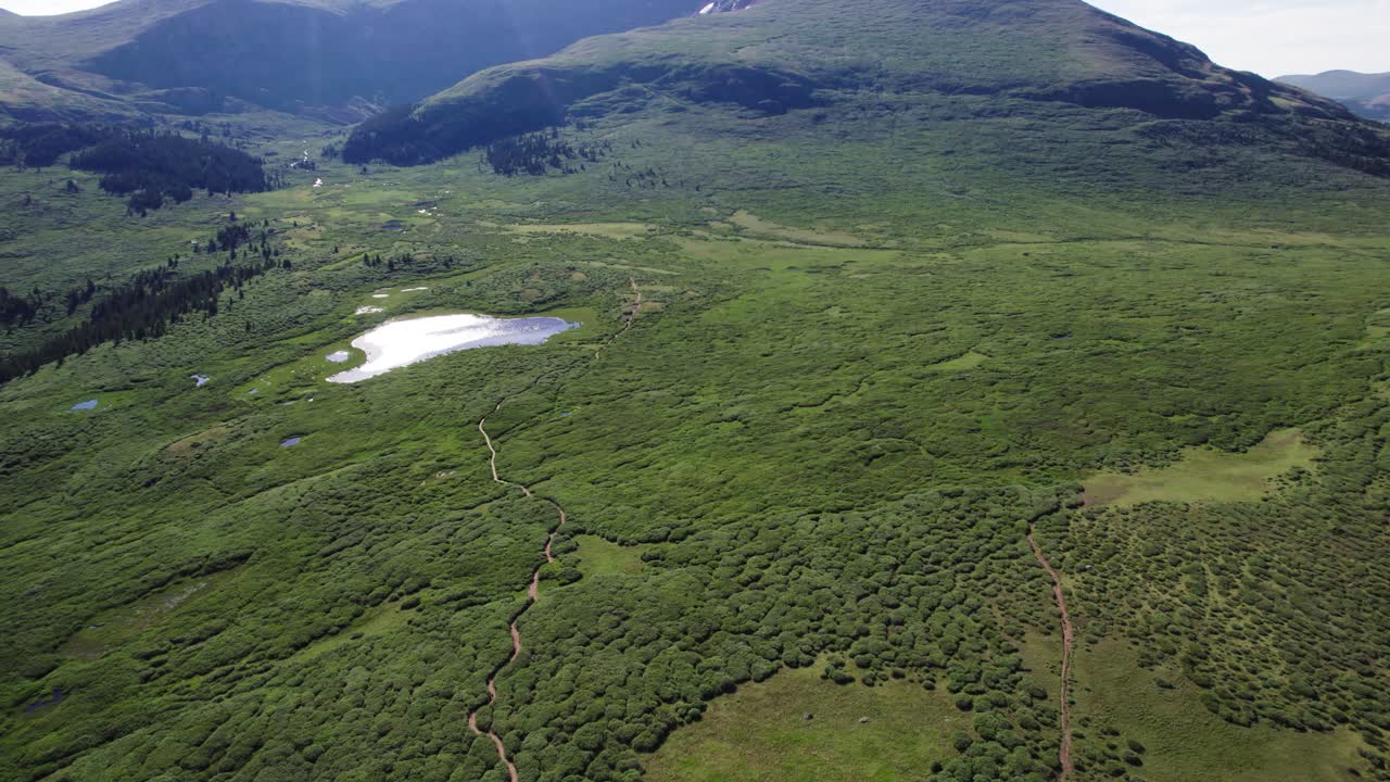 toma aérea de drones del monte bierstadt, colorado