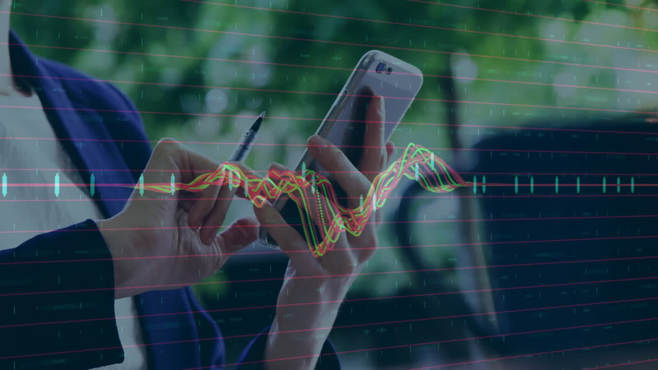 análisis de la animación de datos financieros sobre la persona que utiliza el teléfono inteligente y el bolígrafo