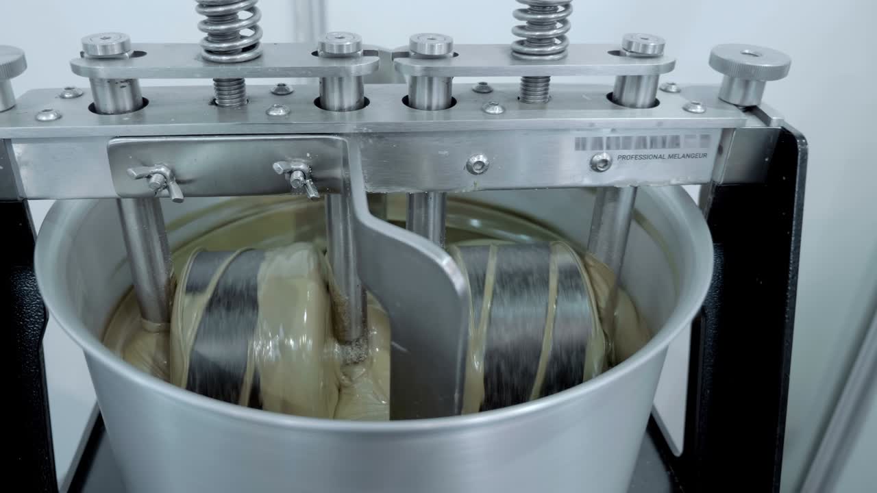 промышленное оборудование для изготовления белого шоколада