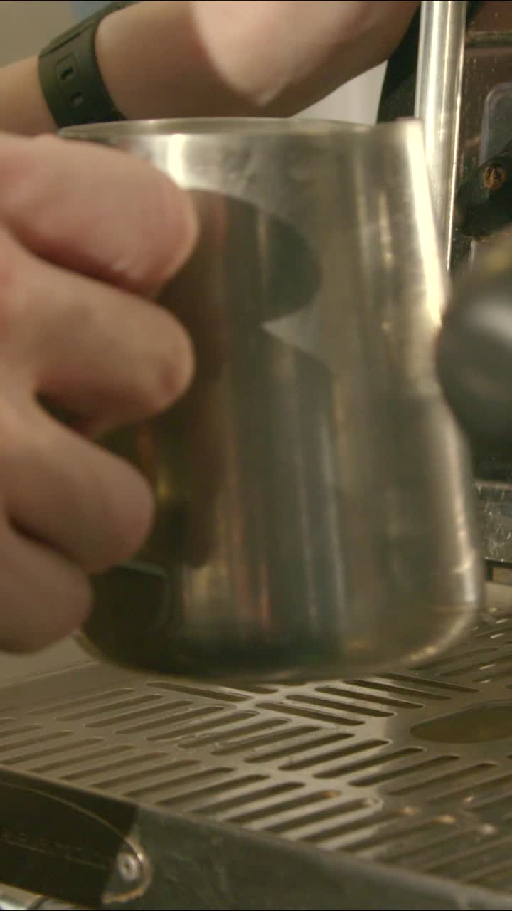 카페 커피머신 따라 추적 02