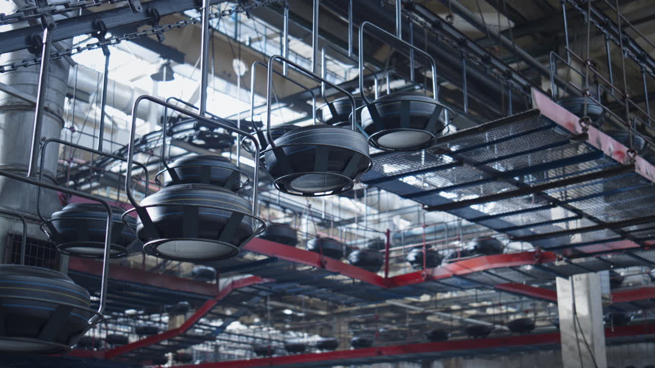 타이어 워크 컨베이어 라인 산업 자동차 공장에서 생산을 이동