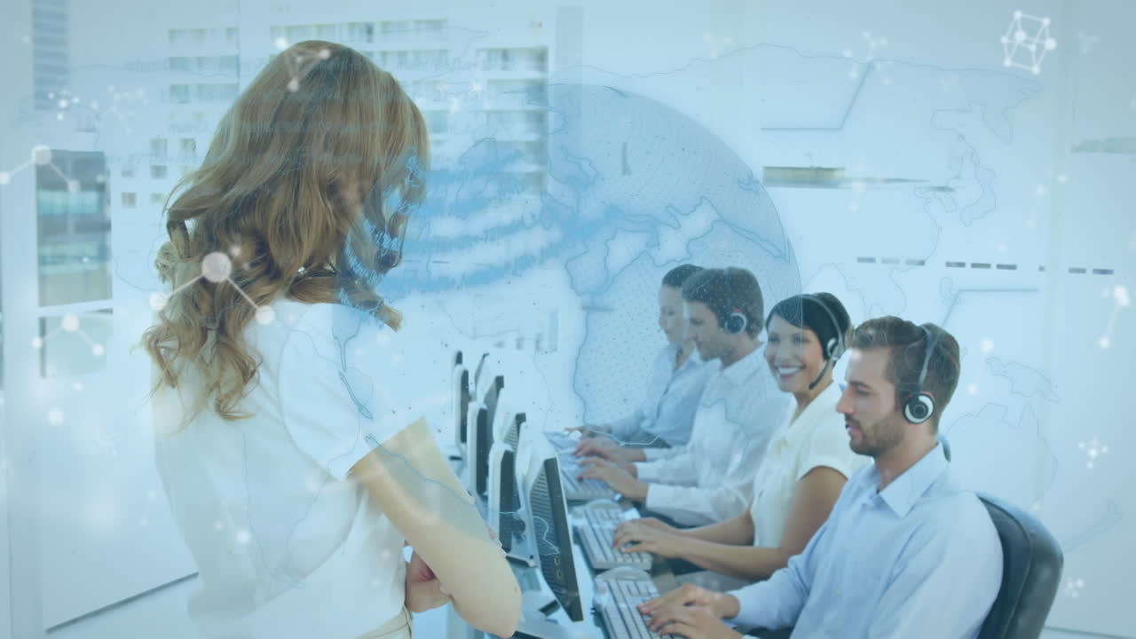 전화 헤드 ⁇ 을 착용 한 사업가 들 과의 전 세계 및 연결 의 애니메이션