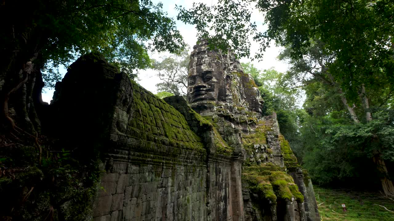 Angkor Wat temple complex ruins Cambodia Khmer architecture Hindu buddhist religion landmark