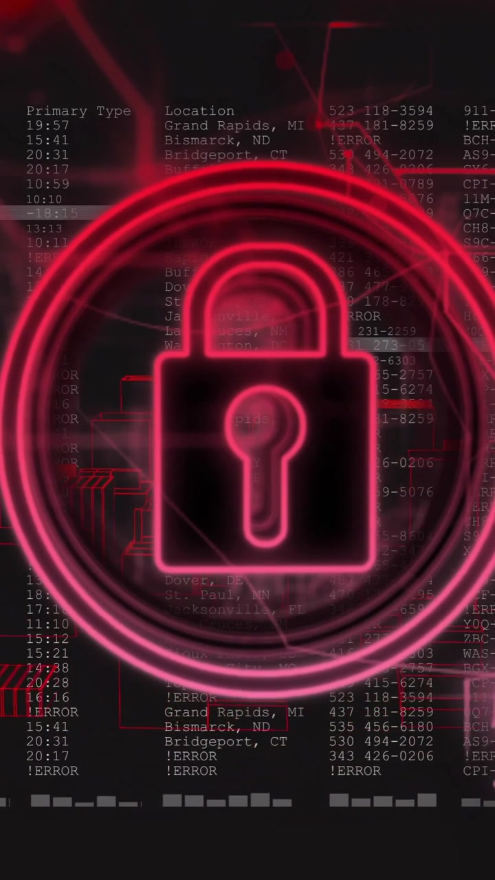 Animación de icono de candado sobre procesamiento de datos en fondo negro