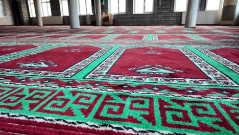 alfombra de oración en una mezquita