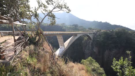 Progreso-Brücke-In-Der-Nähe-Von-San-Sebastian,-Puerto-Vallarta,-Mexiko