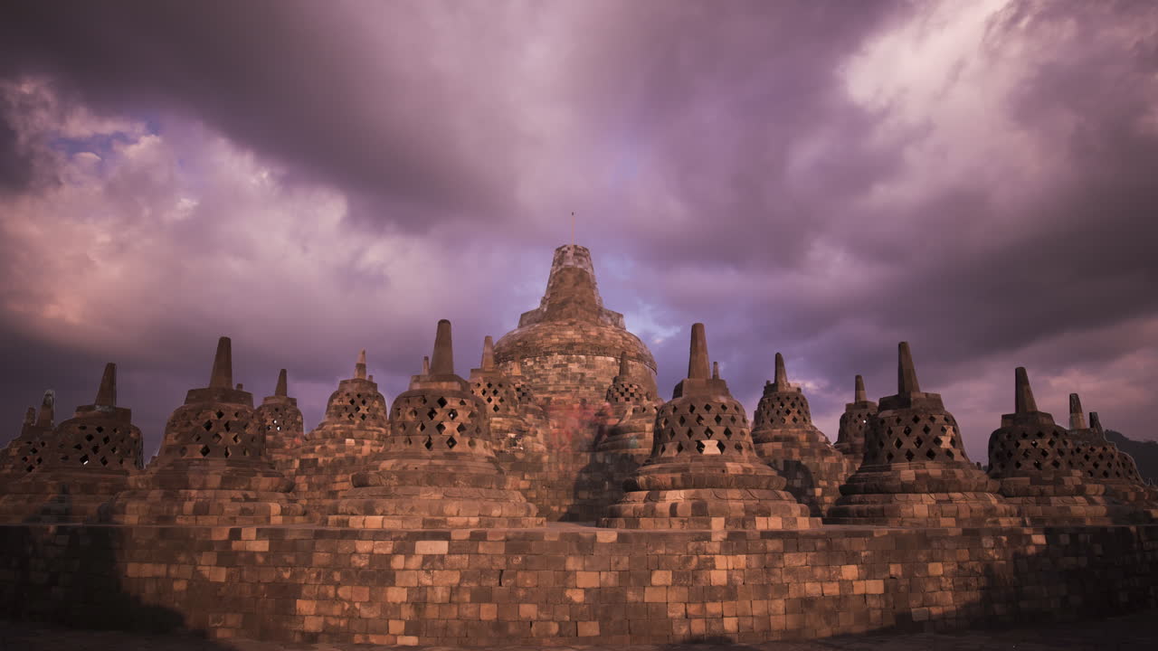 Tempio di Borobudur a Giava, timelapse con nuvole in movimento e senza persone